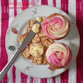 Margarine and baked foods